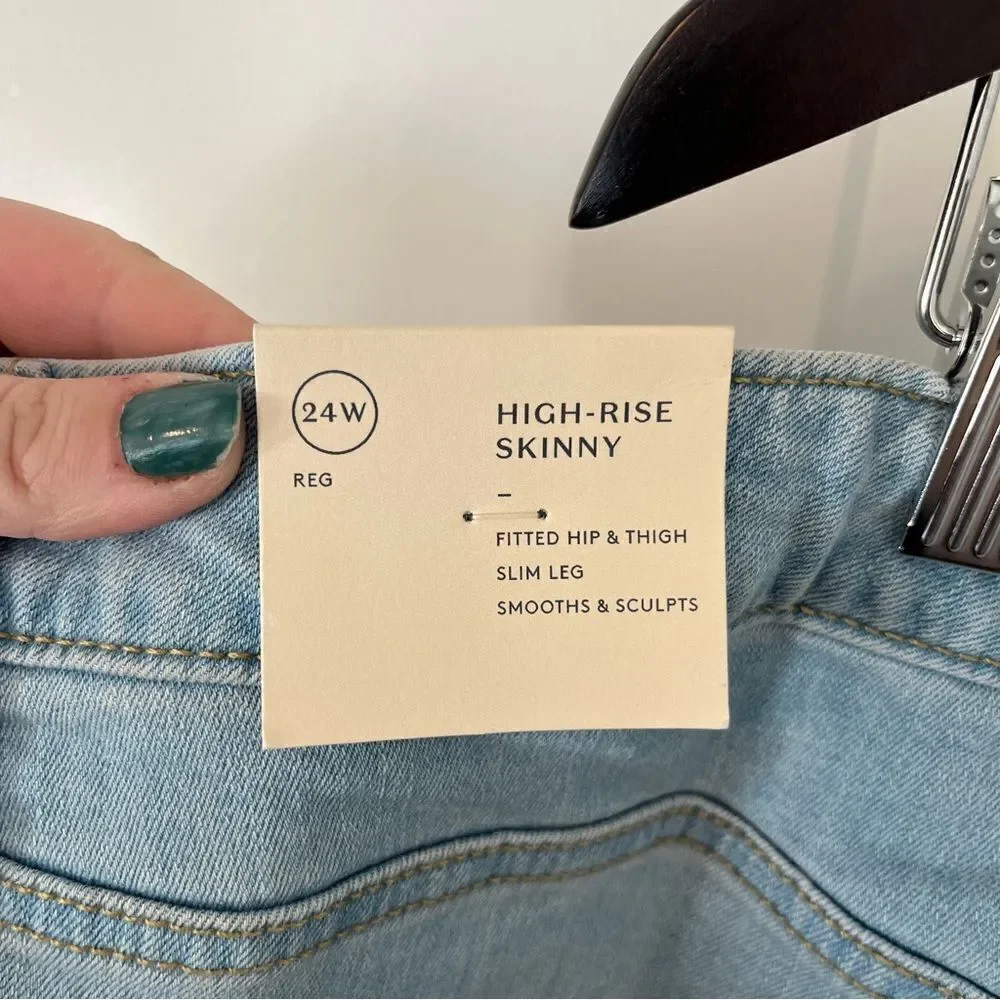 Universal Threads High Rise Skinny NEW light blue 24W